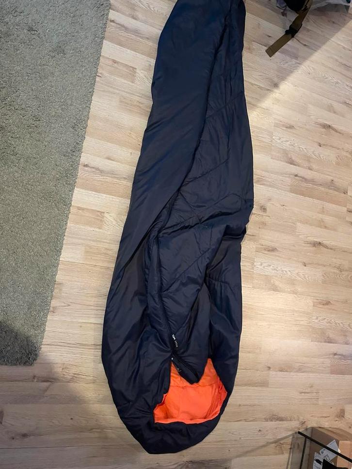 Millet Baikal 750 sleepingbag, Caravans en Kamperen, Slaapzakken, Zo goed als nieuw, Ophalen of Verzenden