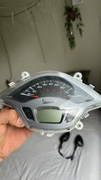 Vespa sprint/primivera onderdelen, Fietsen en Brommers, Ophalen, Zo goed als nieuw, Benzine