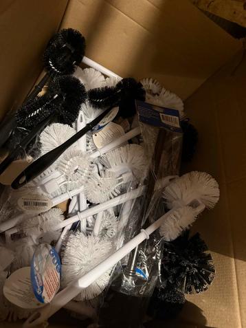 Wc borstels beschikbaar voor biedingen