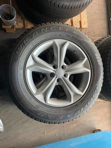 Landrover velg +band 4 x      235/65R17 Goodyear ALL WEATHER