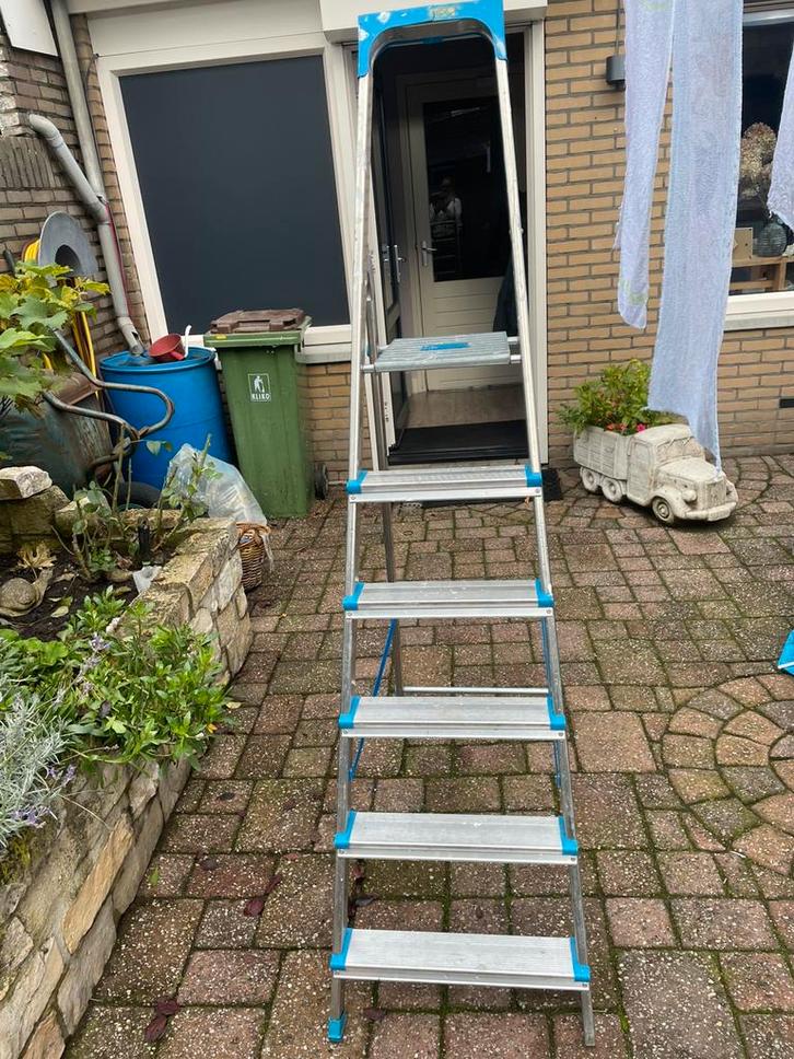 Inklapbare 6 treden trap, Doe-het-zelf en Verbouw, Ladders en Trappen, Gebruikt, Trap, Minder dan 2 meter, Opvouwbaar of Inschuifbaar