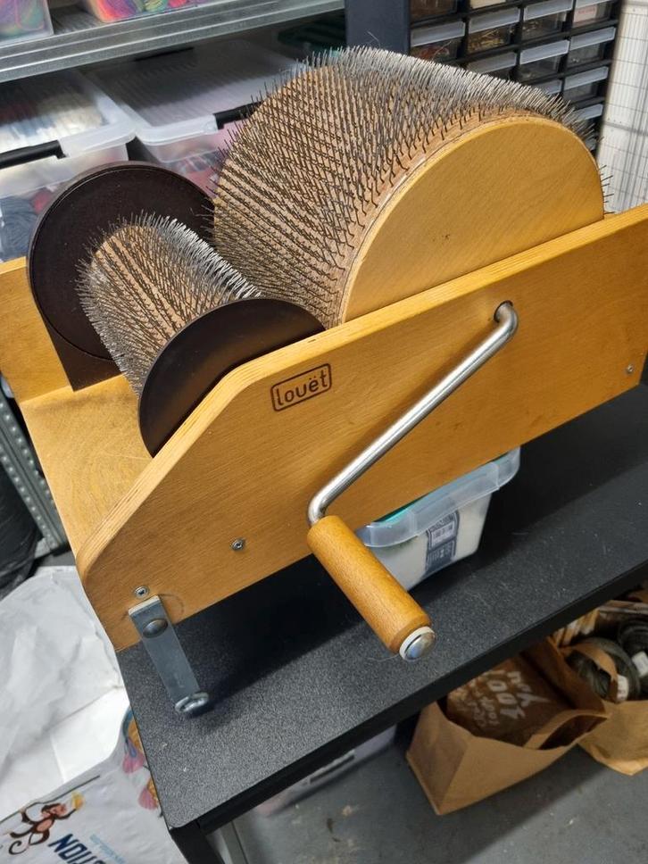 Top conditie ! louet kaardmolen 46 tpi, Hobby en Vrije tijd, Spinnewielen en Spinnen, Gebruikt, Onderdelen en Toebehoren, Ophalen of Verzenden