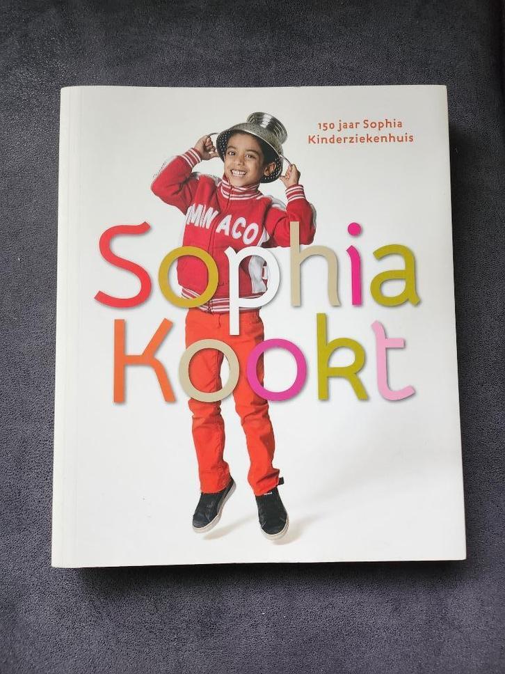 Sophia kookt 150 jaar Sophia Kinderziekenhuis, Boeken, Kookboeken, Zo goed als nieuw, Ophalen of Verzenden