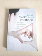 Mudra werkboek Gertrud Hirschi, Boeken, Ophalen of Verzenden, Zo goed als nieuw, Meditatie of Yoga, Instructieboek