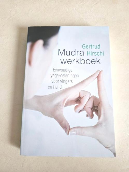 Mudra werkboek Gertrud Hirschi, Boeken, Esoterie en Spiritualiteit, Zo goed als nieuw, Instructieboek, Meditatie of Yoga, Ophalen of Verzenden
