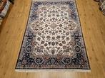 Vintage handgeknoopt perzisch tapijt isfahan 247x159, Info@SlatsAntiek.nl, Perzisch, 150 tot 200 cm, 200 cm of meer