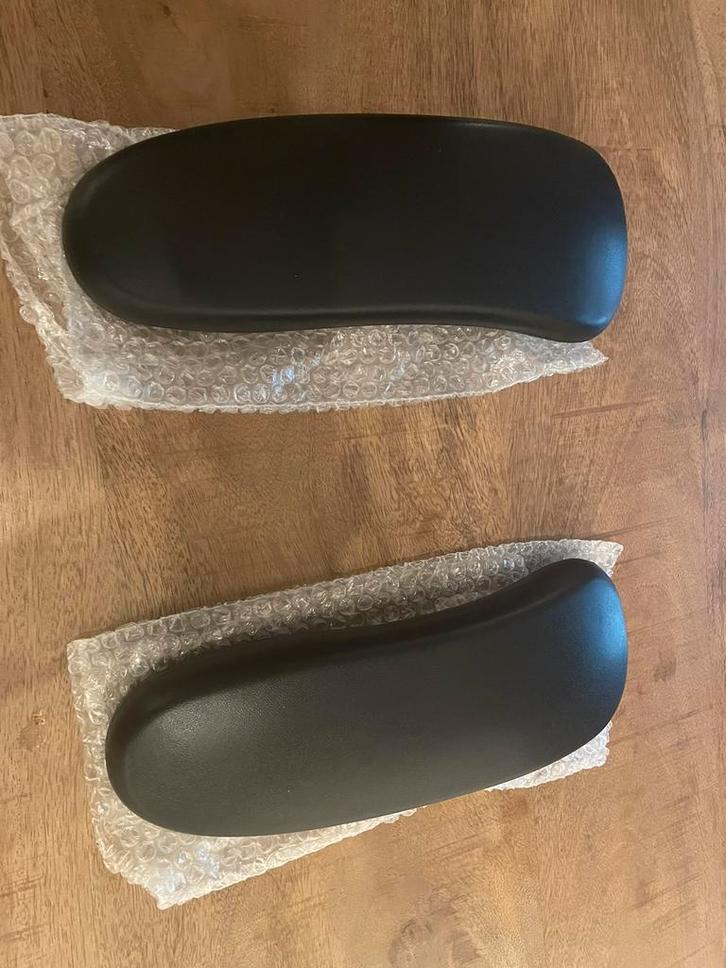 Set Herman Miller Aeron Classic armpads armsteunen NIEUW, Huis en Inrichting, Bureaustoelen, Nieuw, Bureaustoel, Zwart, Ophalen of Verzenden