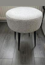 Leuk rond krukje / voetenbankje, Ophalen