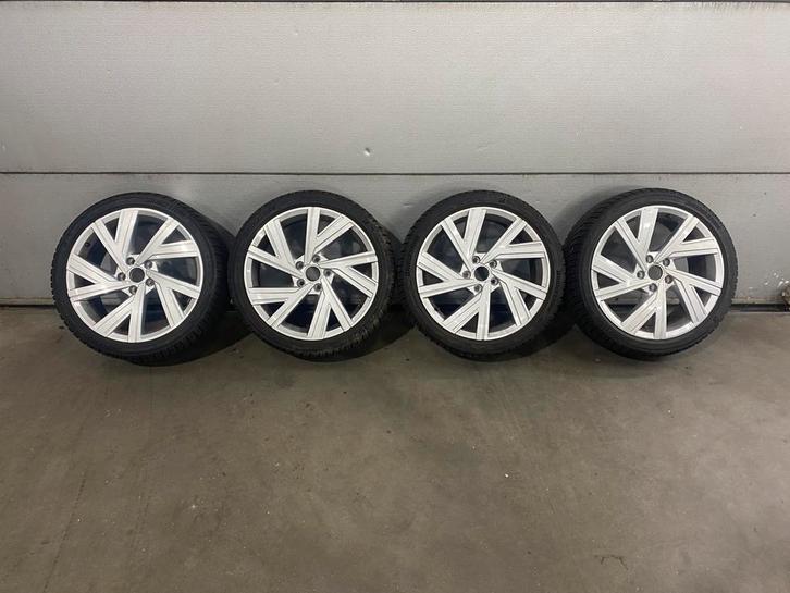 Winterset VW Golf Bridgestone 18 inch, Auto-onderdelen, Banden en Velgen, Banden en Velgen, Winterbanden, 18 inch, 225 mm, Personenwagen
