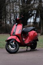 vespa sprint 50cc full option 2023 akrapovic, Fietsen en Brommers, Scooters | Vespa, Maximaal 45 km/u, Vespa S, Ophalen of Verzenden