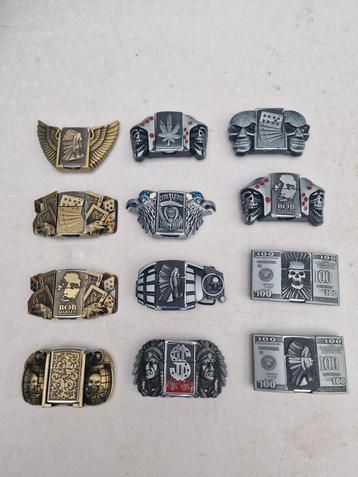 Collectie metalen buckles met aansteker beschikbaar voor biedingen