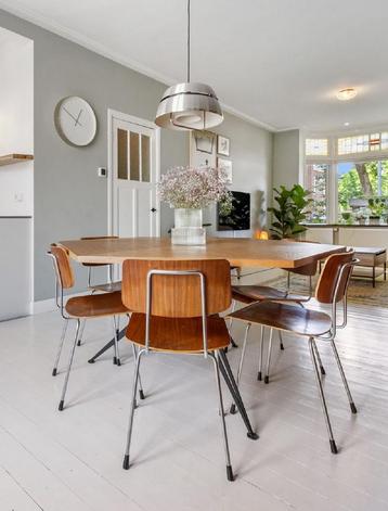 Hexagon design eettafel - 6 persoons beschikbaar voor biedingen