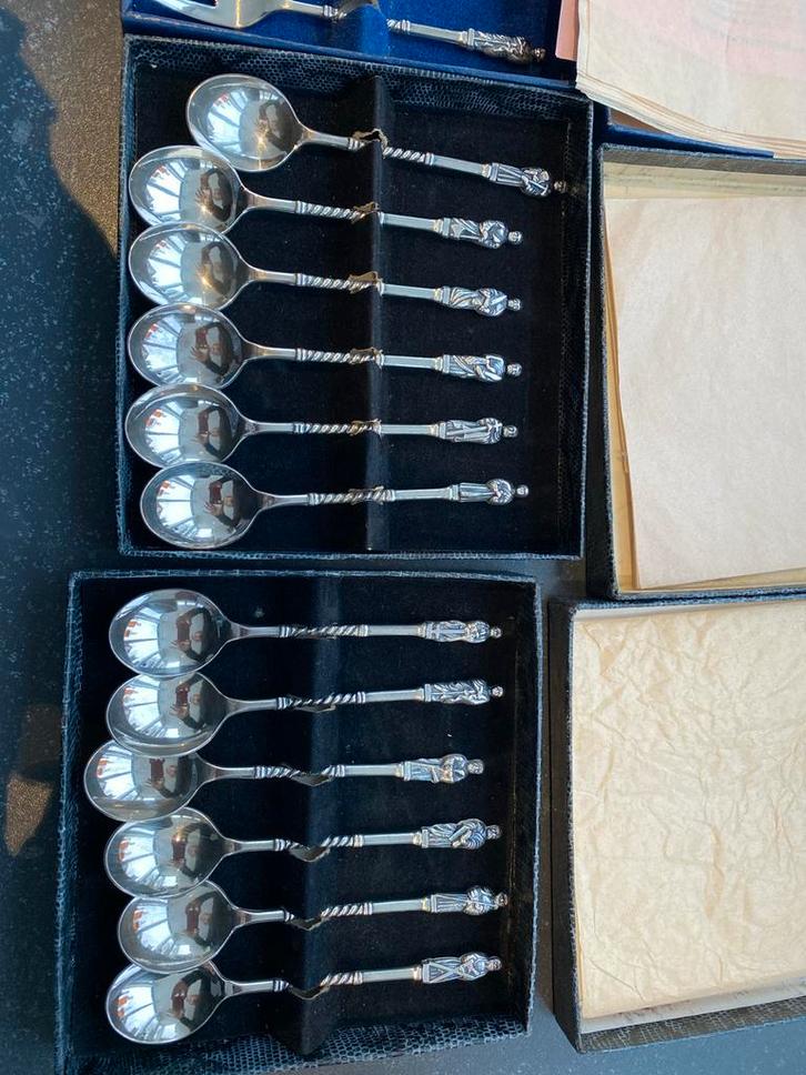 Apostel Theelepels & Gebaksvorkjes - Nieuwstaat, Antiek en Kunst, Antiek | Goud en Zilver, Ophalen