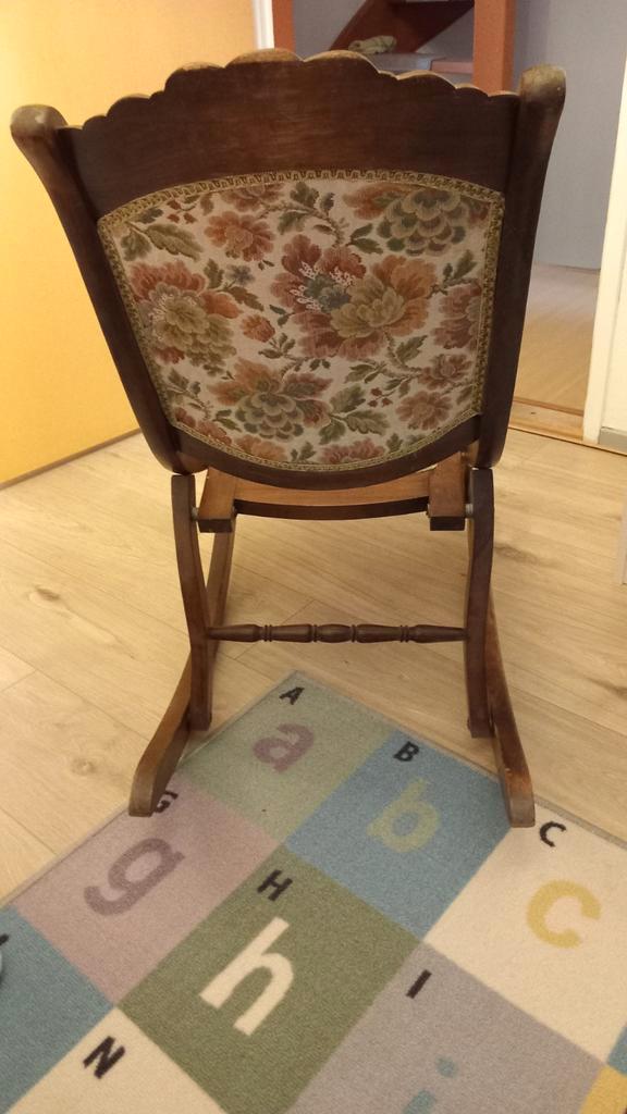 Antieke Schommelstoel met Bloemenbekleding, Antiek en Kunst, Antiek | Meubels | Stoelen en Banken, Ophalen