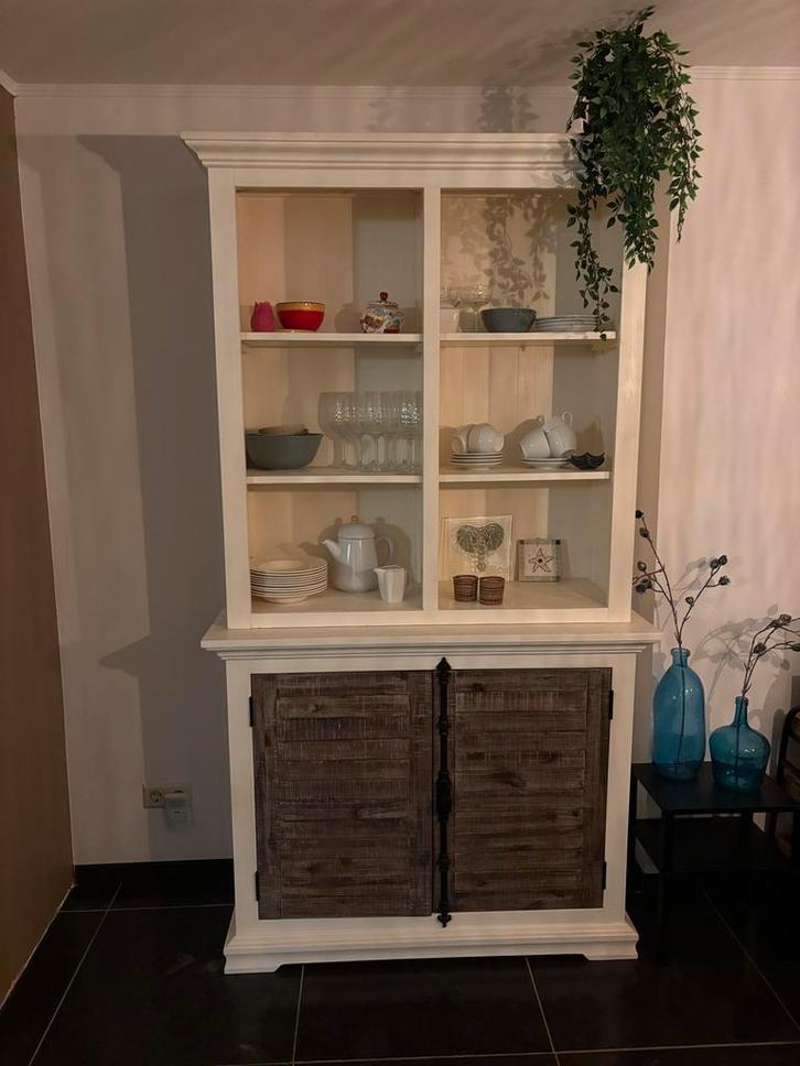 Mooie PRONTO buffetkast,zelf ophalen in Gendt-NL, Huis en Inrichting, Kasten | Buffetkasten, Zo goed als nieuw, 200 cm of meer