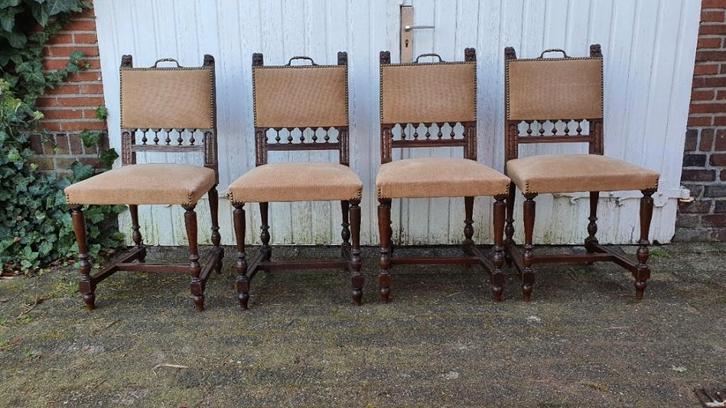 4 Antieke stoelen uit 1810 met Leeuwenkoppen nog in zeer goe, Antiek en Kunst, Antiek | Meubels | Stoelen en Banken, Ophalen