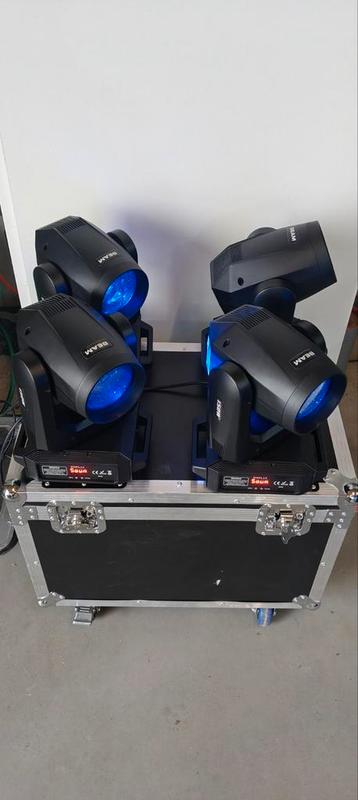 4x 150W LED Beam Movinghead met flightcase.  beschikbaar voor biedingen