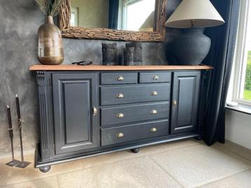 dressoir beschikbaar voor biedingen