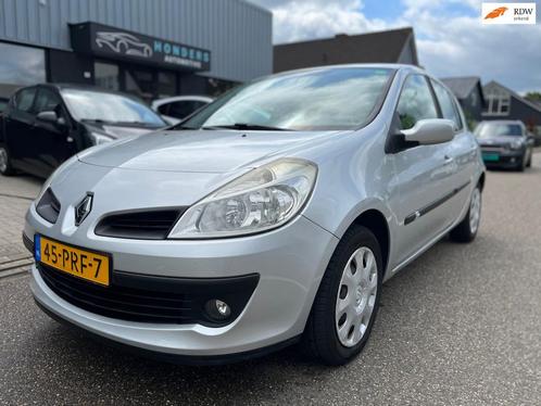 Renault Clio 1.6-16V Dynamique AUTOMAAT I AIRCO I CRUISECONT, Auto's, Renault, Bedrijf, Te koop, Clio, ABS, Airbags, Airconditioning