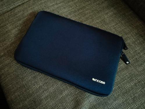 Incase Neoprene Classic Sleeve MacBook Pro 13" Midnight Blue, Computers en Software, Laptophoezen, Zo goed als nieuw, 13 inch