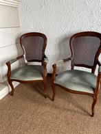 Twee klassieke fauteuils, Ophalen