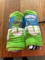 Nieuw in wikkel: 2 Groene "Fortnite" Badlakens /140 bij 70, Ophalen of Verzenden, Nieuw, Groen