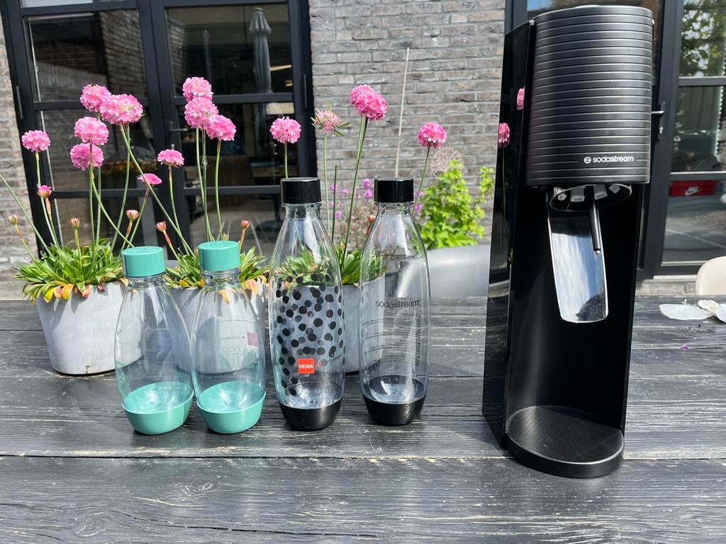 Sodastream met 4 flessen en CO2-tankje, Verzenden, Gebruikt