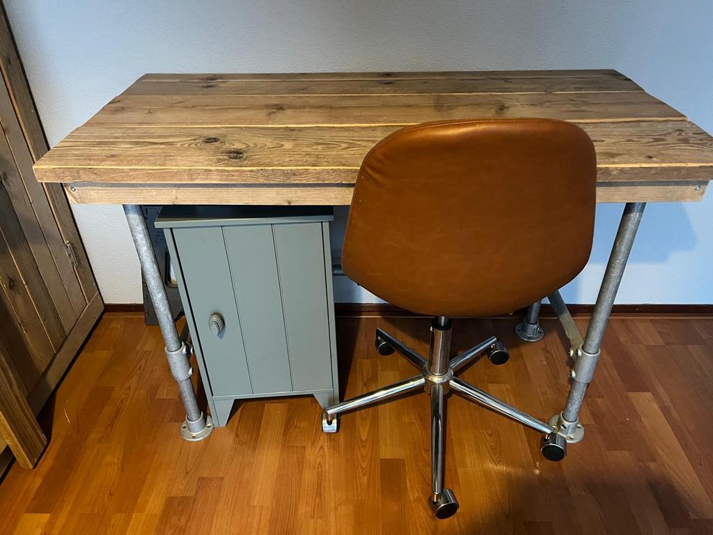 Industrieel Bureau Steigerhout incl. Bureaustoel, Ophalen, Zo goed als nieuw