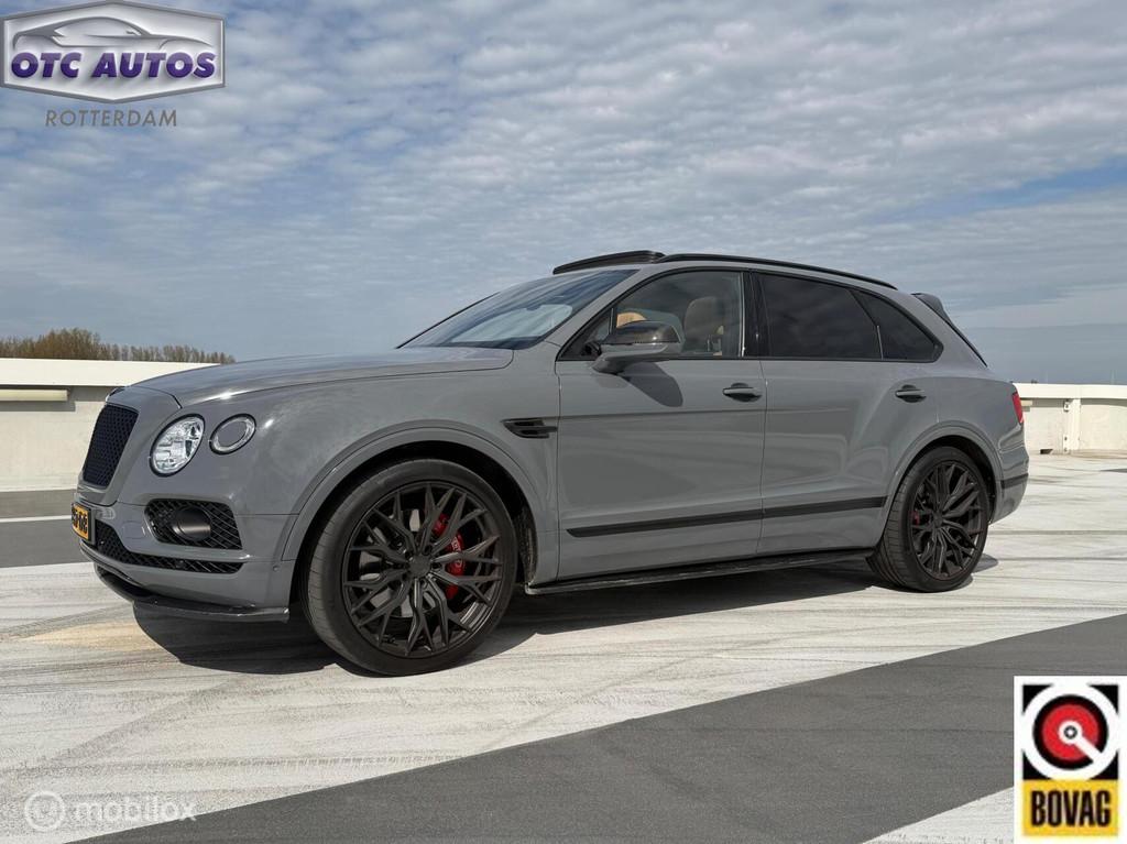 De Bentley Bentayga 6.0 W12 Mulliner is First Edition exclus, Auto's, Automaat, Bentayga, 2408 kg, Gebruikt
