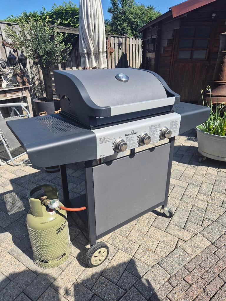 Gas BBQ ( incl gasfles ), Tuin en Terras, Ophalen, Zo goed als nieuw