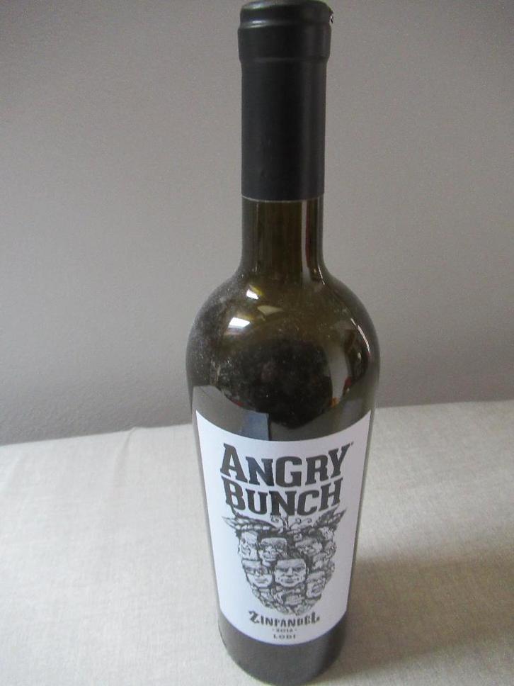 1 lege WIJNFLES - ANGRY BUNCH Lodi Zinfandel 2016, Verzamelen, Wijnen, Gebruikt, Rode wijn, Noord-Amerika, Ophalen of Verzenden