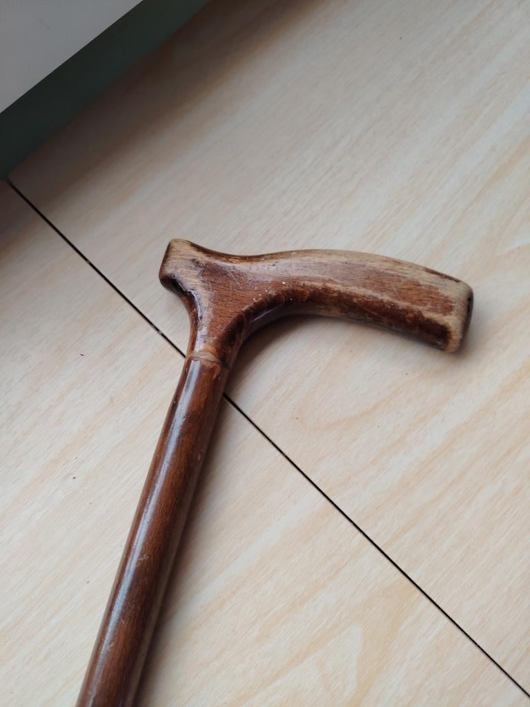 Authentieke wandelstok, Ophalen