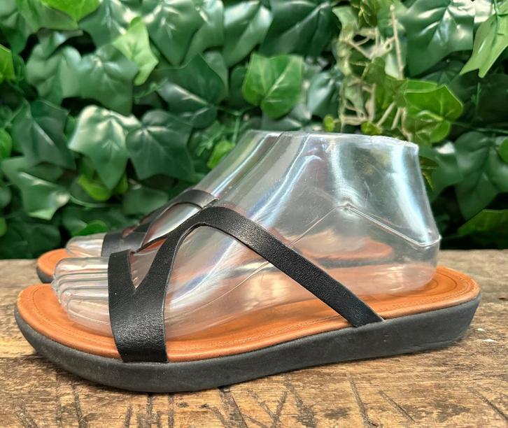 bijna Nieuwe slippers van Fitflop maat 39, Kleding | Dames, Schoenen, Zo goed als nieuw, Slippers, Zwart, Ophalen of Verzenden
