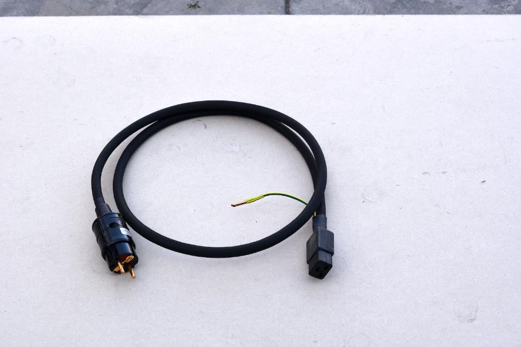 Kemp Elektroniks Hi Power Cord Plus met IEC 19 plug, Ophalen of Verzenden, Zo goed als nieuw, 2 tot 5 meter, Overige kabels