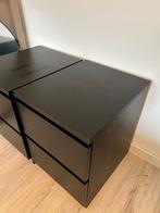 Set van 2 zwarte nachtkastjes met lades., Zo goed als nieuw, 45 tot 65 cm, Hout, 55 tot 70 cm