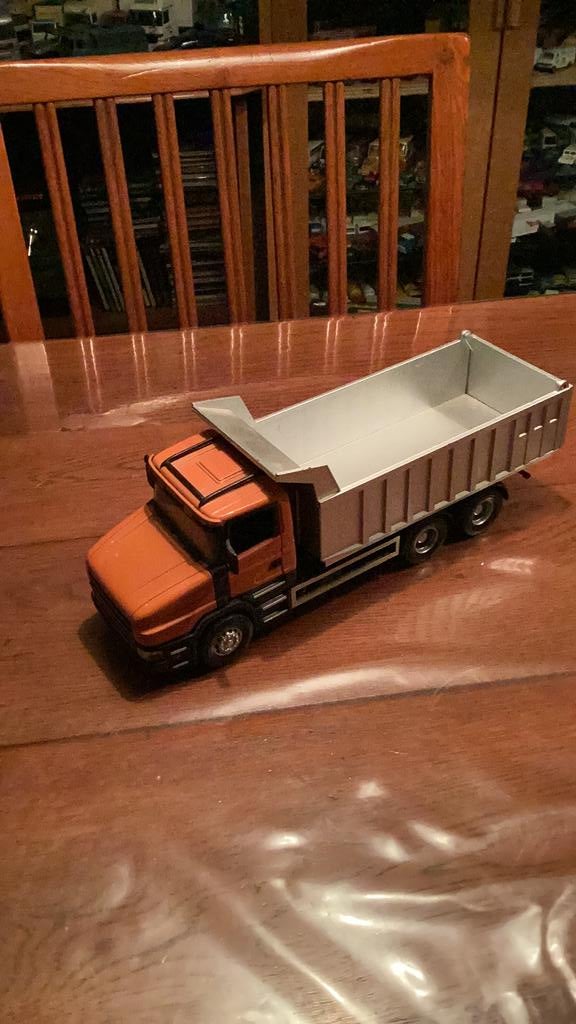Scania T 1:32, Hobby en Vrije tijd, Modelauto's | 1:32, Ophalen of Verzenden, Zo goed als nieuw, Bus of Vrachtwagen, Overige merken