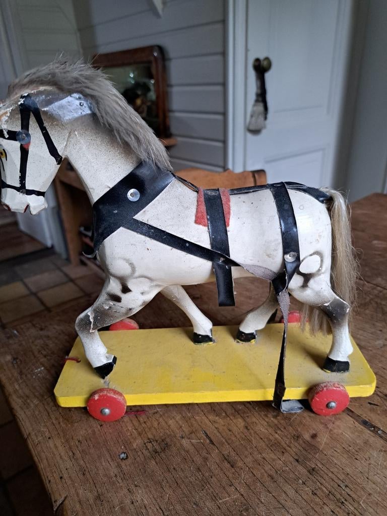Houten speelgoed paard en pinokio, Verzenden