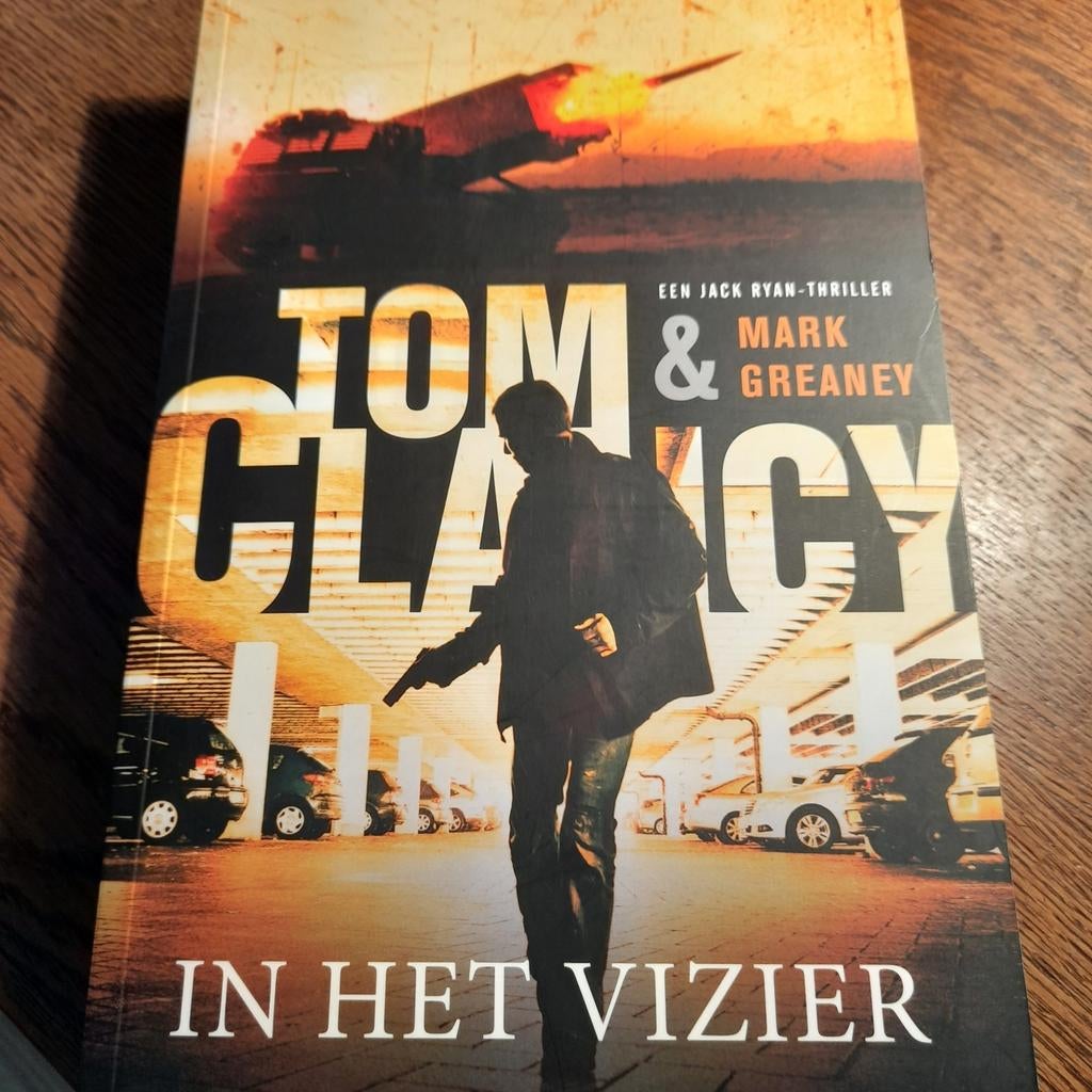 Tom Clancy - In het vizier, Boeken, Ophalen of Verzenden, Zo goed als nieuw, Tom Clancy, Wereld overig
