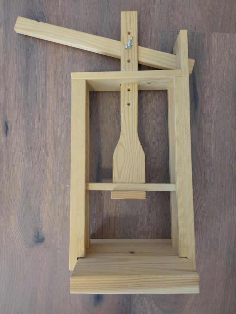 Houten kaaspers - Handig voor zelfgemaakte kaas, Ophalen, Overige typen, Hout, Zo goed als nieuw