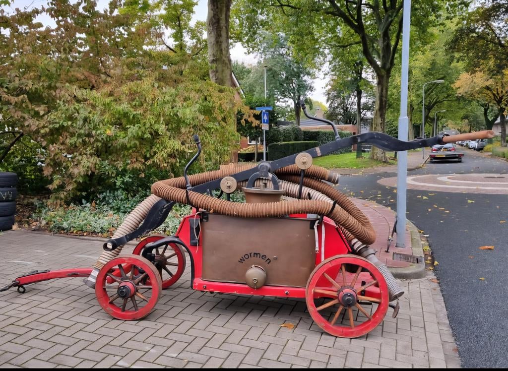 Oldtimer brandweer brandspuit +/_1850 brandpomp spuit, Ophalen