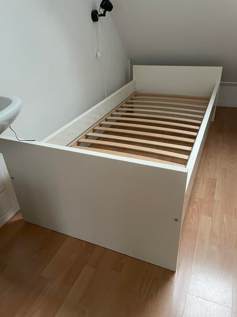 Een persoonsbed met lattenbodem en lades, Kinderen en Baby's, Ophalen, 85 tot 100 cm, Gebruikt, Lattenbodem