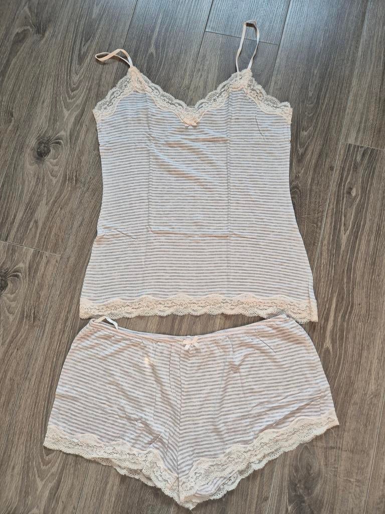 Hunkemöller schattige gestreepte pyjamaset met kant, maat L, Kleding | Dames, Pyjama's, Hunkemöller, Ophalen of Verzenden, Nieuw