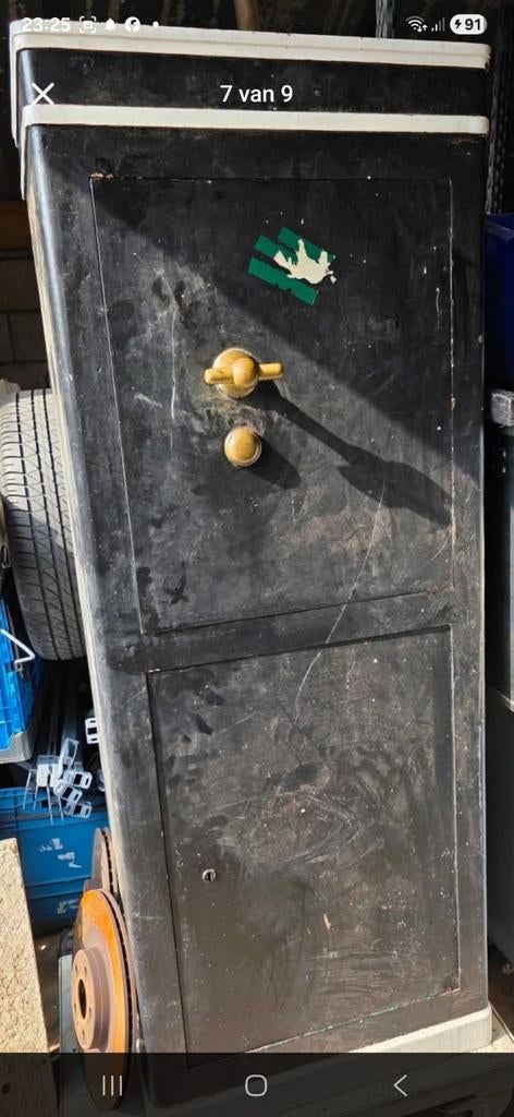 Oude kluis met sleutel - Peltz Düsseldorf, Ophalen of Verzenden, Gebruikt, Brandkast