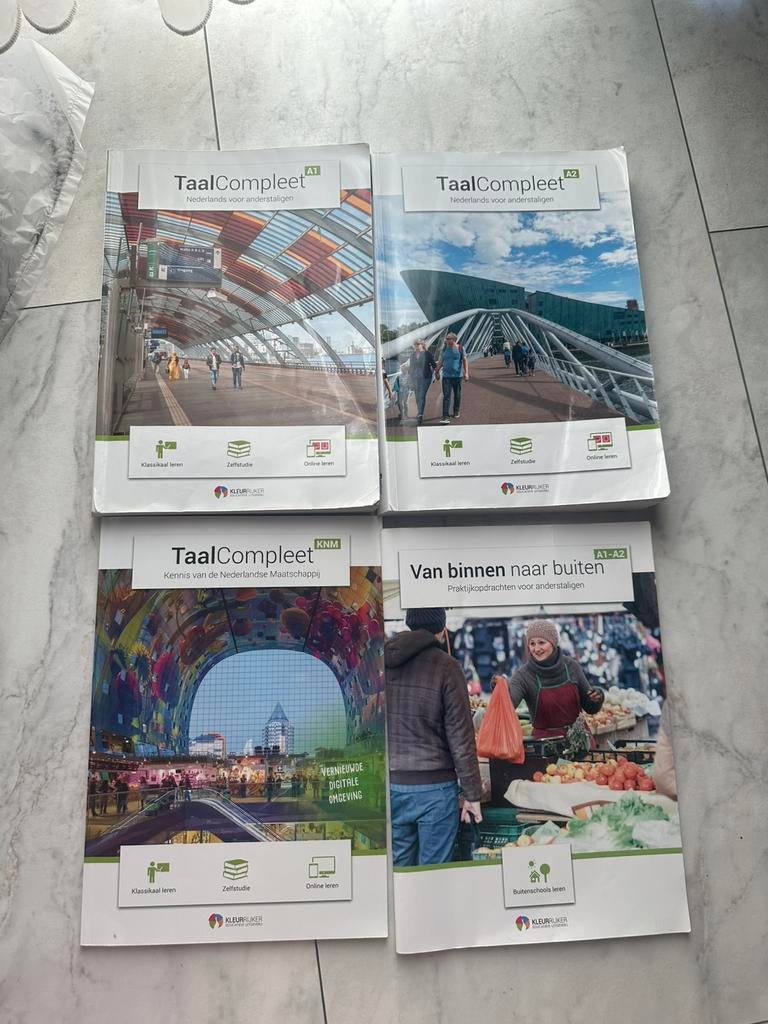 TaalCompleet A1, A2, KNM en Van Binnen naar Buiten, Ophalen of Verzenden, Alpha, Zo goed als nieuw, Overige niveaus