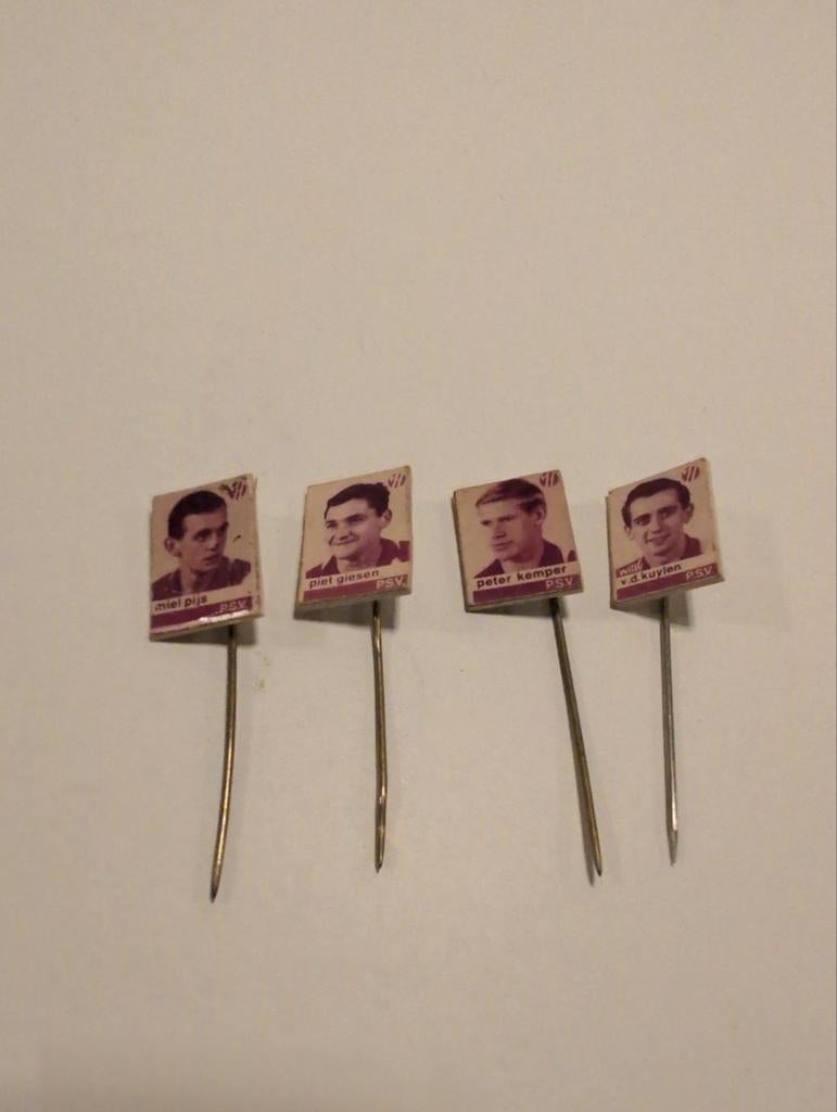 Vintage PSV Speldjes - Miel Pijs, Piet Giesen, Peter Kemper, Verzamelen, Sportartikelen en Voetbal, Ophalen of Verzenden