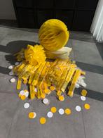 Versiering verjaardag in diverse kleuren Honeycombs Pompoms, Ophalen of Verzenden, Nieuw, Feestartikel