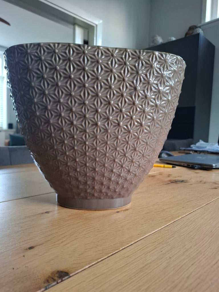 Prachtige ovale bloempot van DESPOTS/Des Pots, Overige kleuren, Aardewerk of Porselein, Ophalen of Verzenden, Zo goed als nieuw