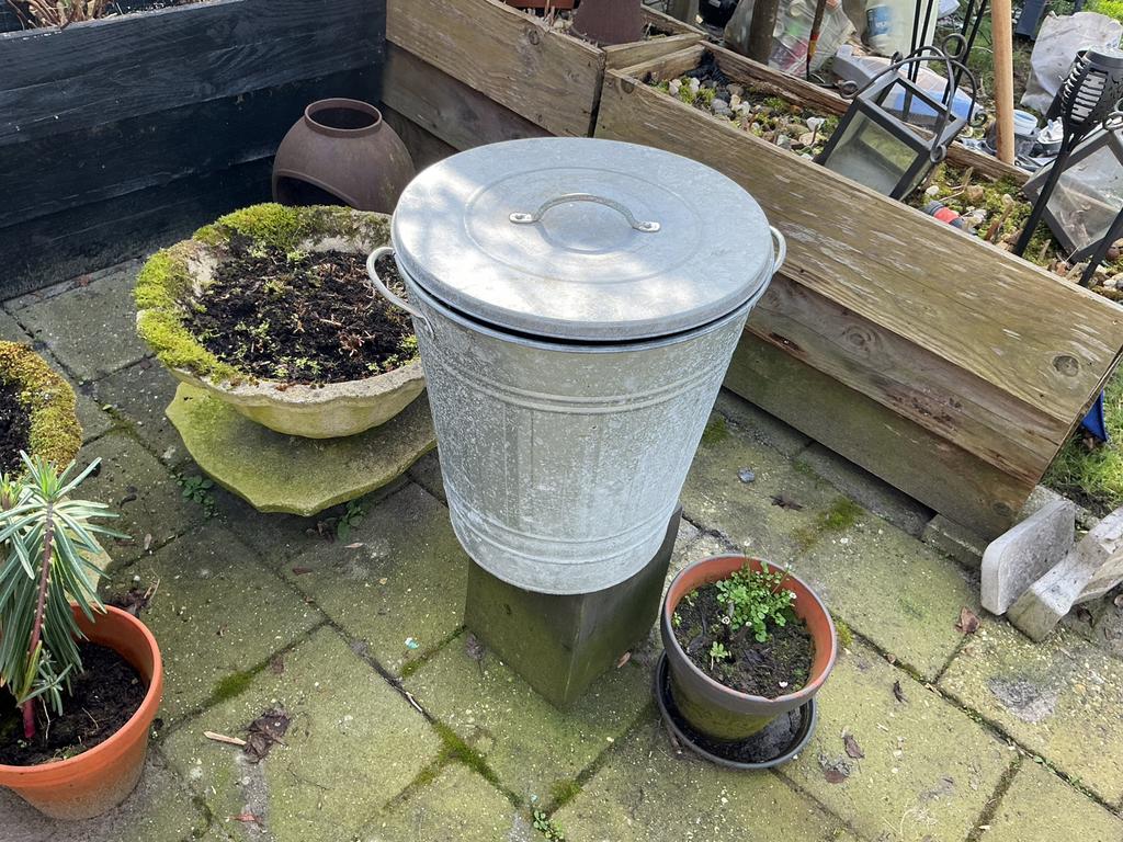 Vuilnisbak met losse deksel, Tuin en Terras, Ophalen of Verzenden, Gebruikt