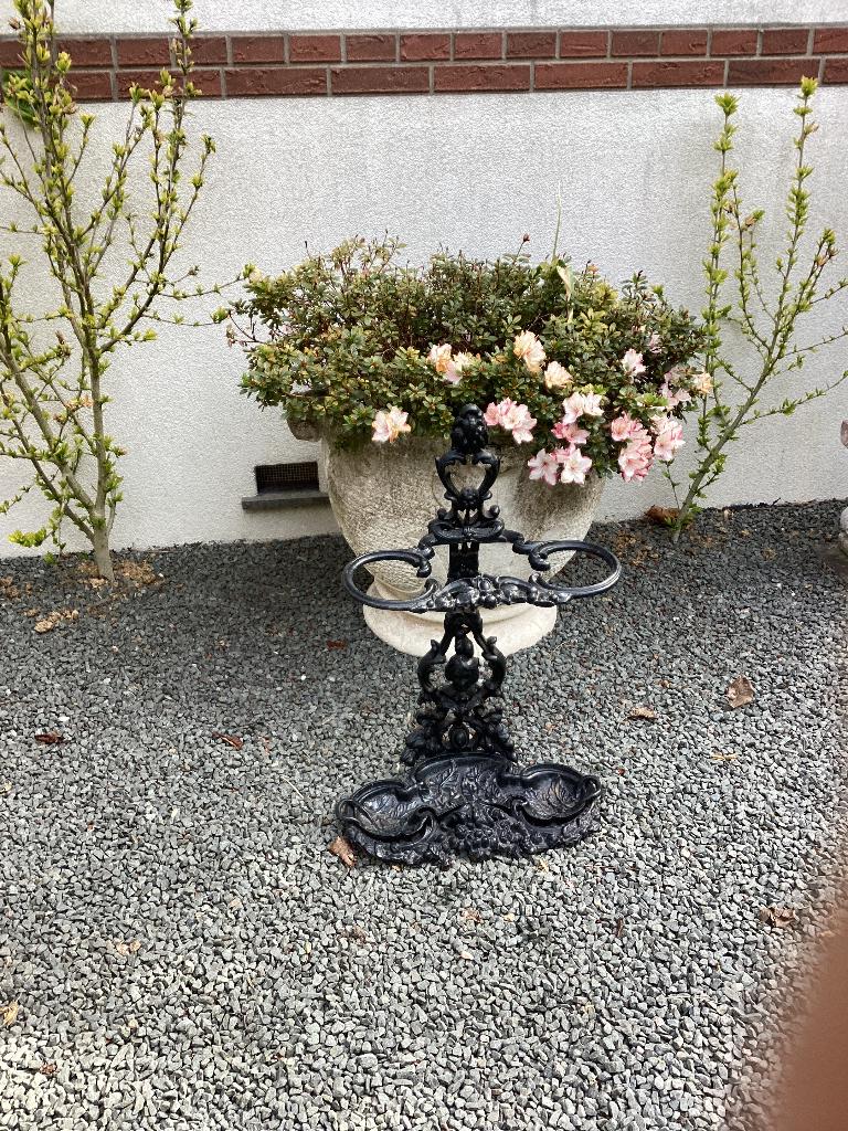 Sierlijk antiek paraplubak gietijzer, Ophalen, Gebruikt, Metaal