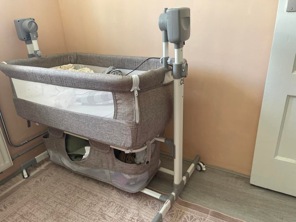 Electronisch Babywieg met schommelfunctie en opbergruimte, Kinderen en Baby's, Babywiegjes en Ledikanten, Ophalen of Verzenden